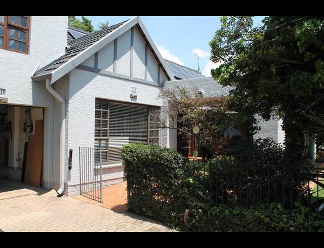 3 BEDROOM HOUSE FOR SALE IN HIGHWAY GARDENS